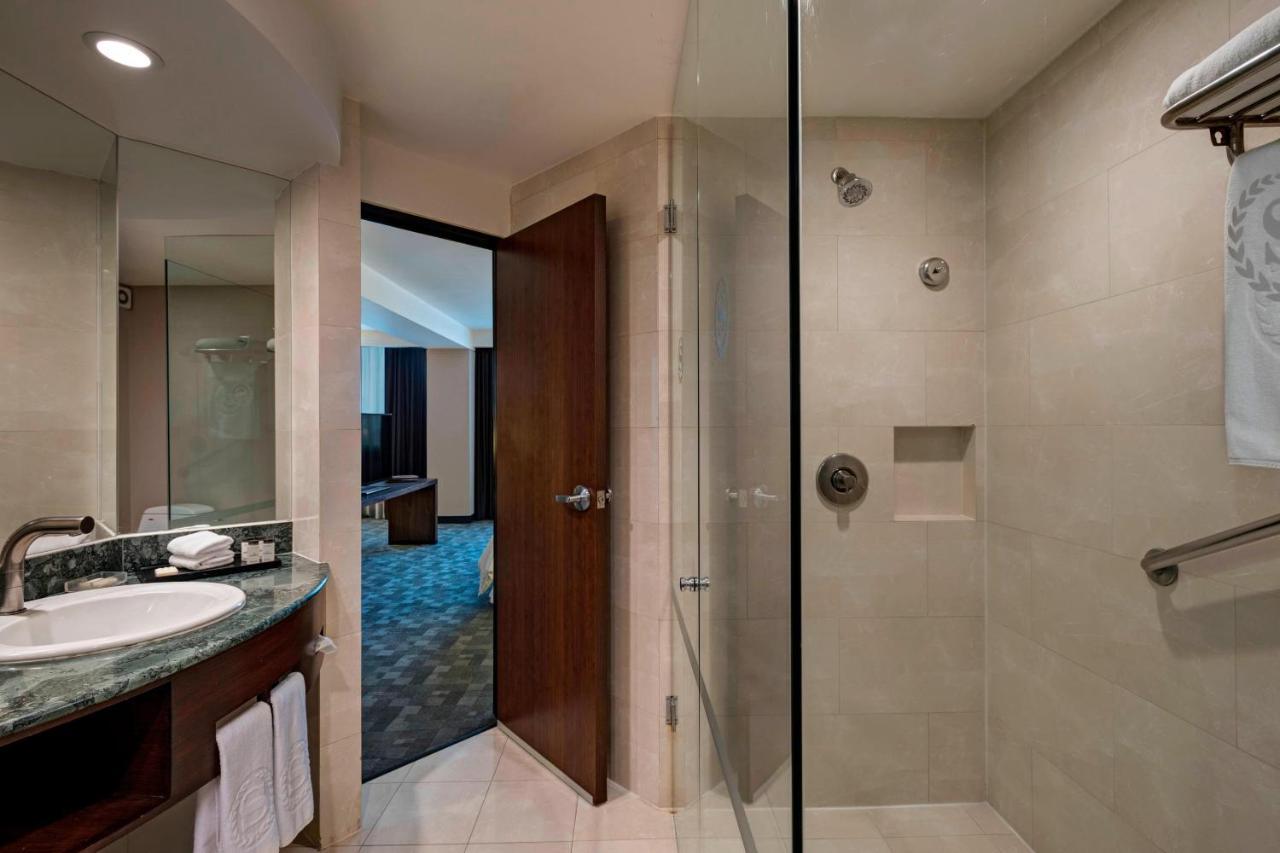 Sheraton Santa Fe Hotel 5*