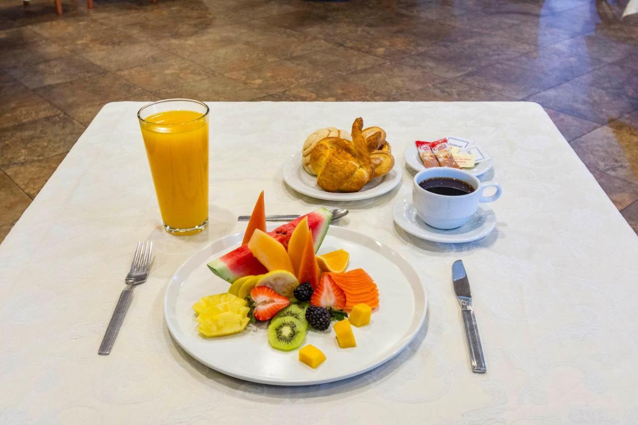 Hotel Mandarín Cartón 2*