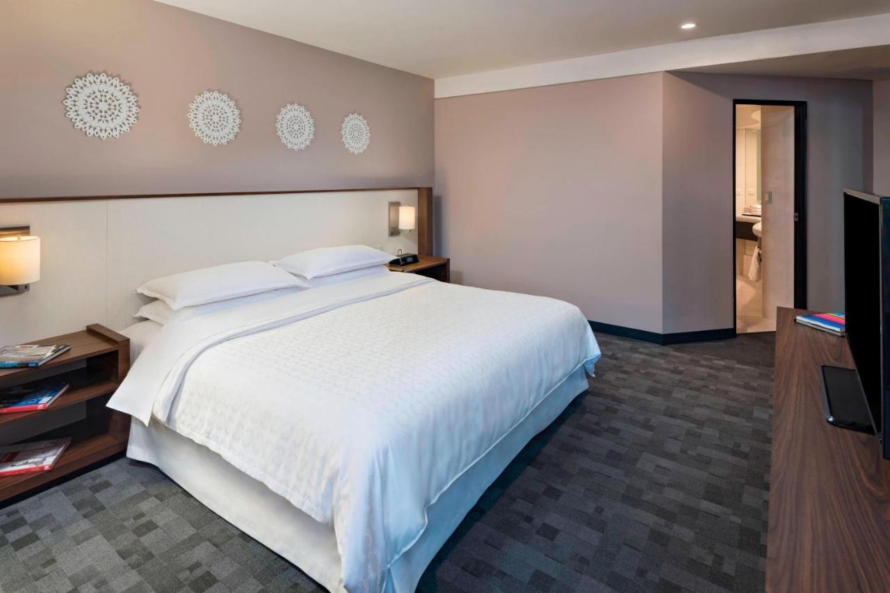Hotel Sheraton Santa Fe Mexico City