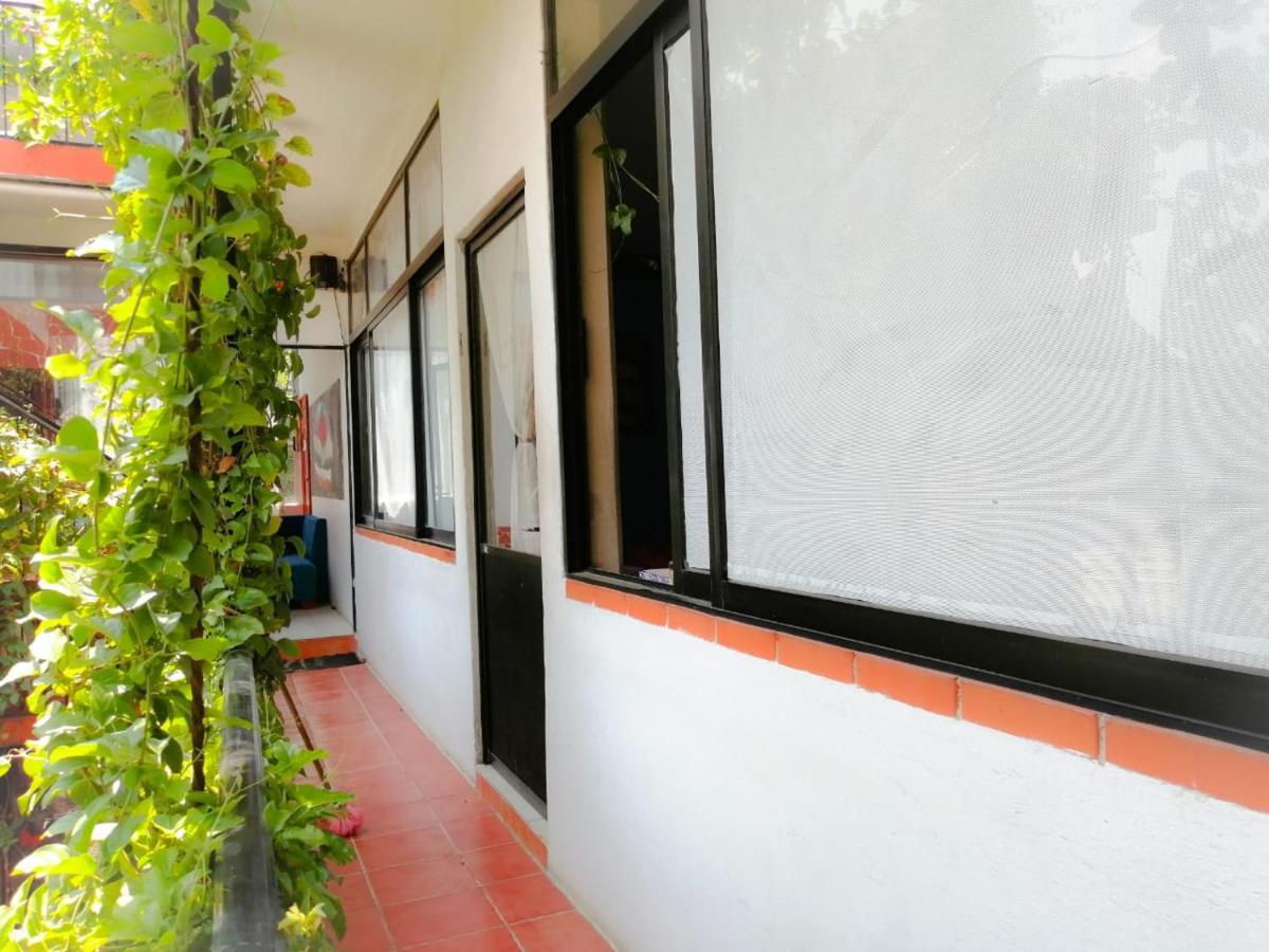 Alo3-a 3 Minutos Del Aeropuerto, Llega Caminando Habitación en casa particular *