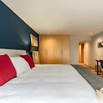 Executive Luxurious 2 Bedroom Condominium