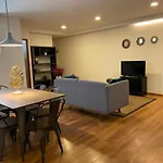 CASA DONCELES Apt 8, Espacioso, Super Ubicación!!