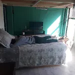 Suite privada con amenidades compartidas
