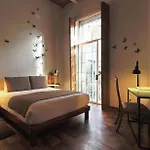 El Patio 77 B&B