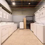 406 Location 2Bdrm 2Baths Ac Rooftop