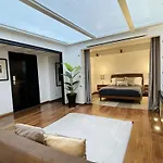 Grand Cinema & Jacuzzi Appartment