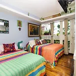 Casa ITZAE B&B- Lincoln Park