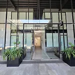 Stylish Quiet Studio, Smart Tv, Six Flags 1K