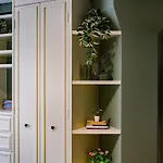 Newton Chic Condo Stylish And Cozy