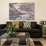 Comfortable One Bedroom Apartment 10 Minutes Away From City Center