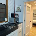 Newly Remodeled, Cozy And Modern Condesa Apartment