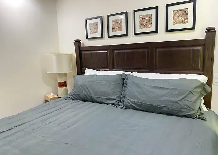 GRAN UBICACIÓN, en la zona de SANTA FE, KING BED