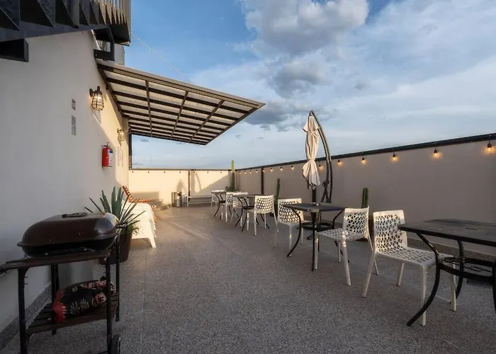 406 Location 2Bdrm 2Baths Ac Rooftop