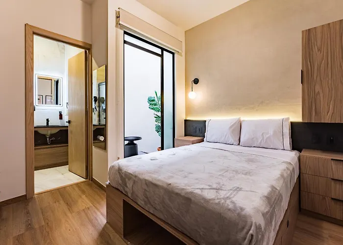 Suites Monterrey By Escajal Rooms