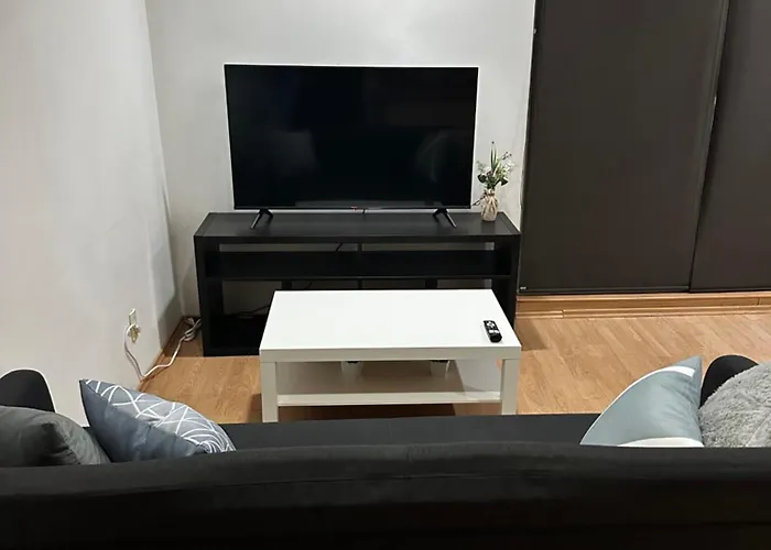Full Apartment Facing Roma