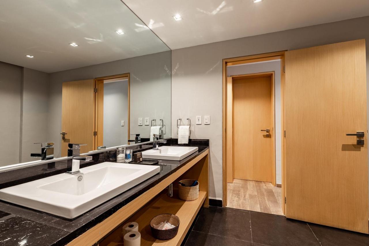 Executive Luxurious 2 Bedroom Condominium