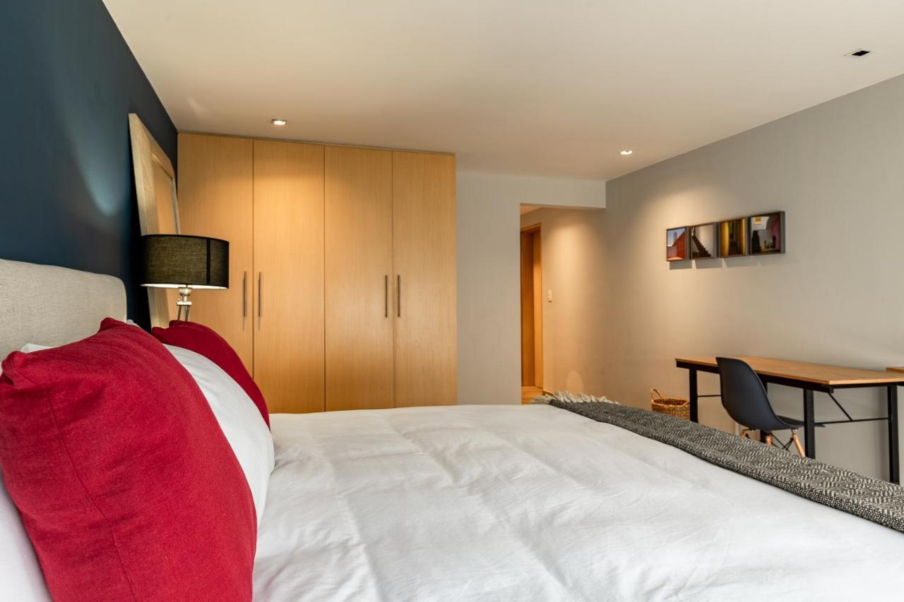 Executive Luxurious 2 Bedroom Condominium Apartment Mexico City