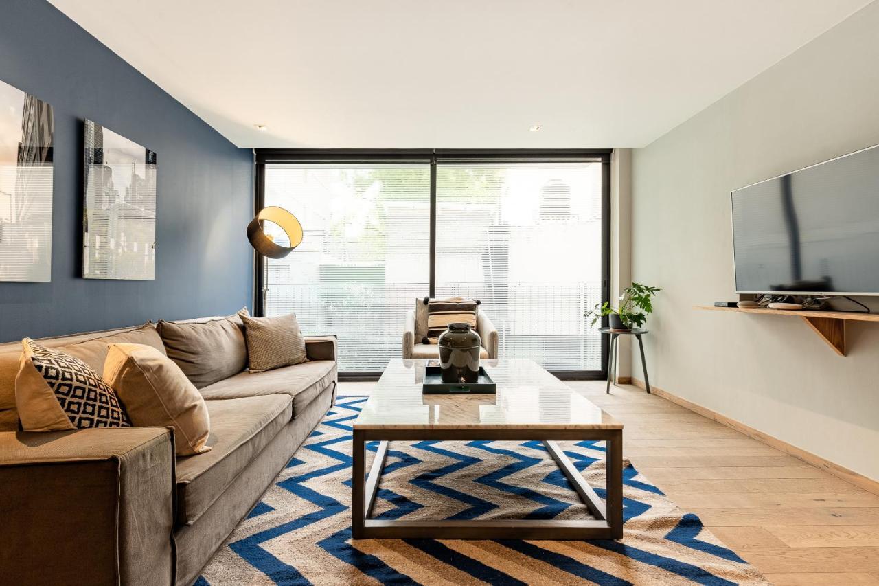 Apartment Executive Luxurious 2 Bedroom Condominium