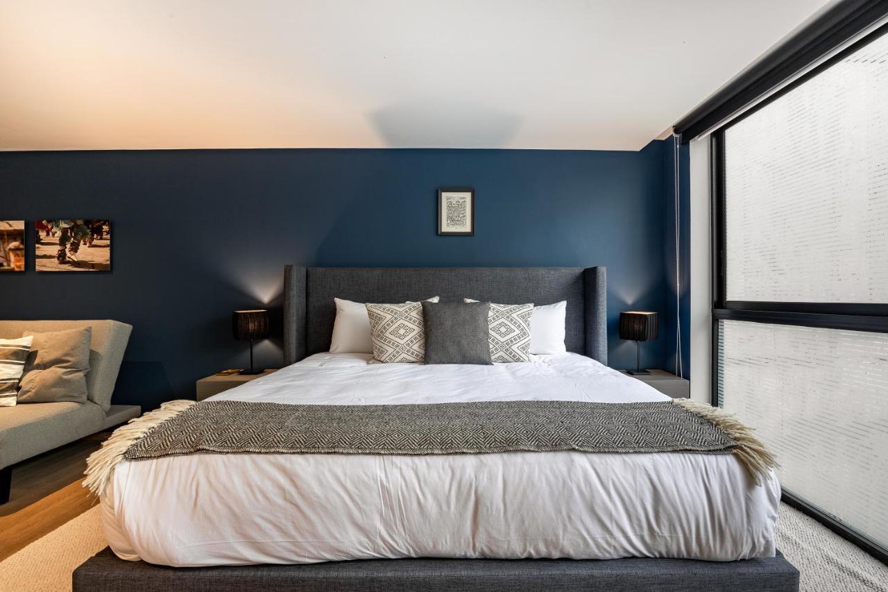 Executive Luxurious 2 Bedroom Condominium * Mexico City