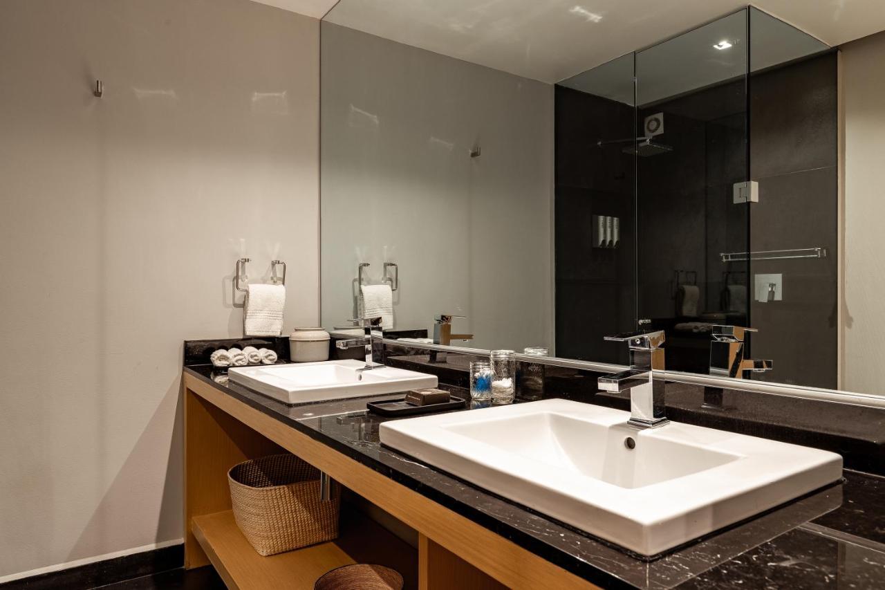 Executive Luxurious 2 Bedroom Condominium Apartment Mexico City