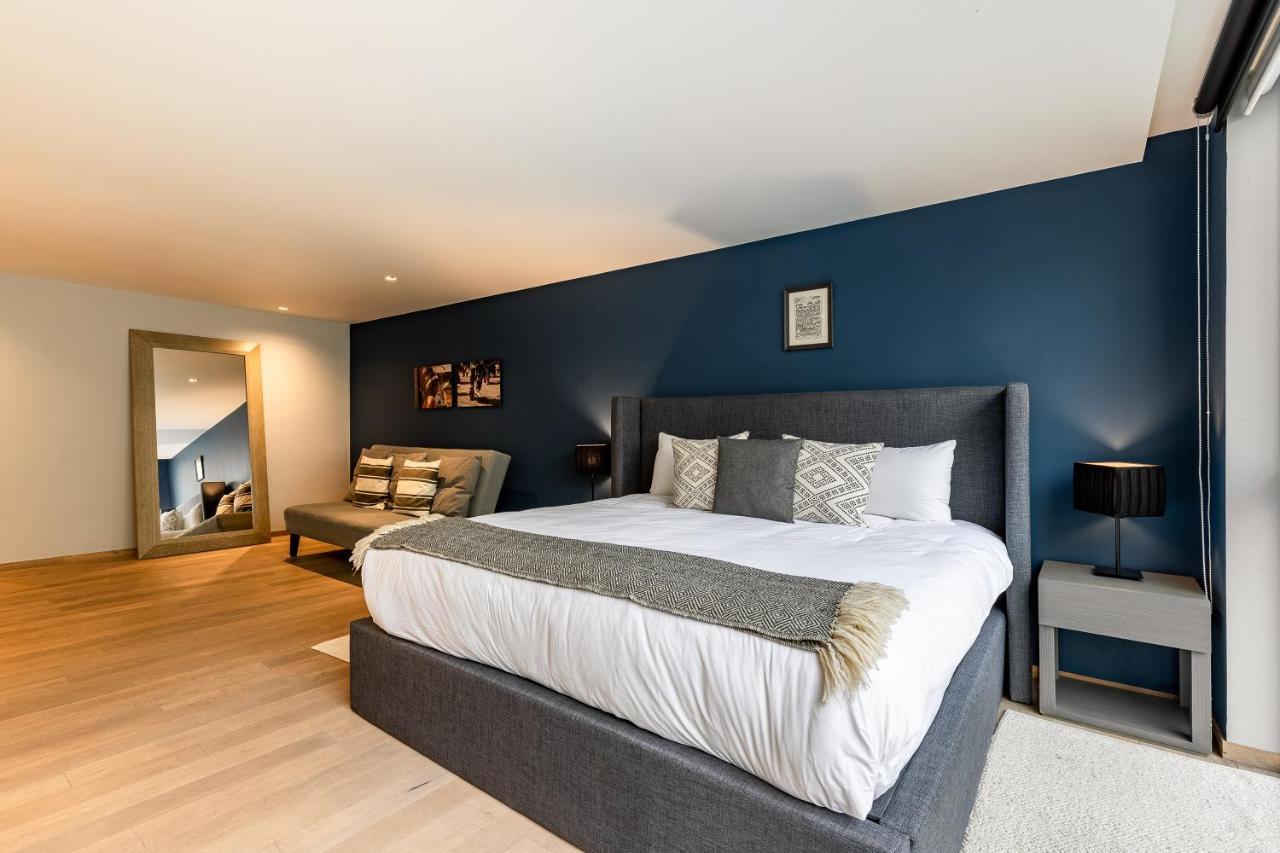Executive Luxurious 2 Bedroom Condominium * Mexico City