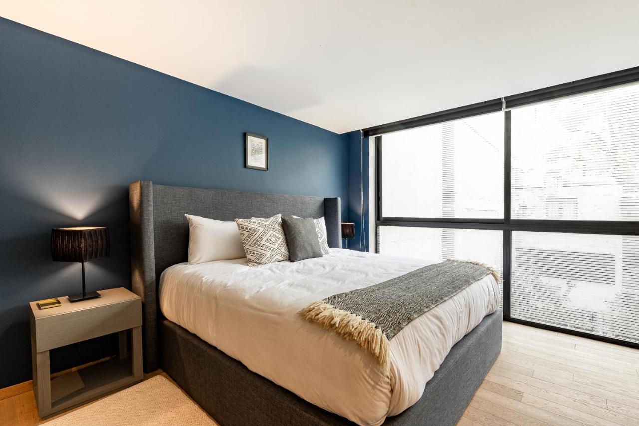 Apartment Executive Luxurious 2 Bedroom Condominium *