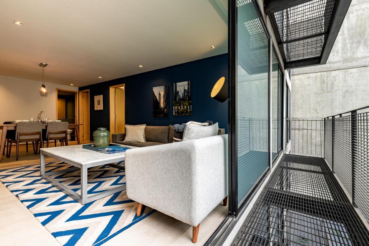 Apartment Executive Luxurious 2 Bedroom Condominium *