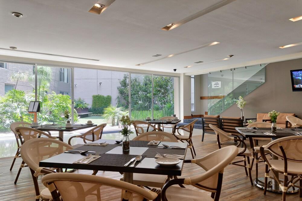 Ventura Hotel&suites Interlomas 4*