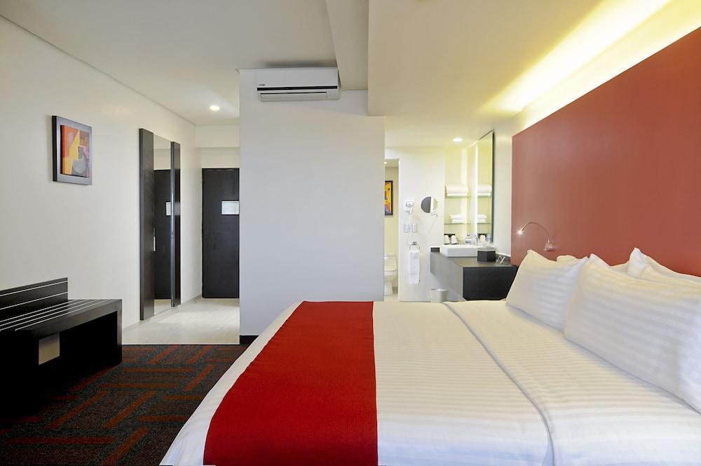 Hotel Holiday Dali Airport By Ihg 3*