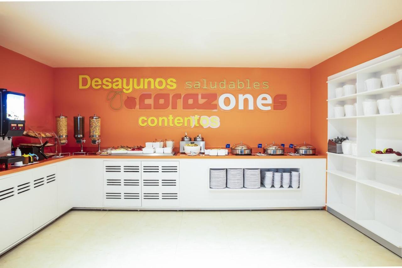 One Ciudad De La Raza 3*