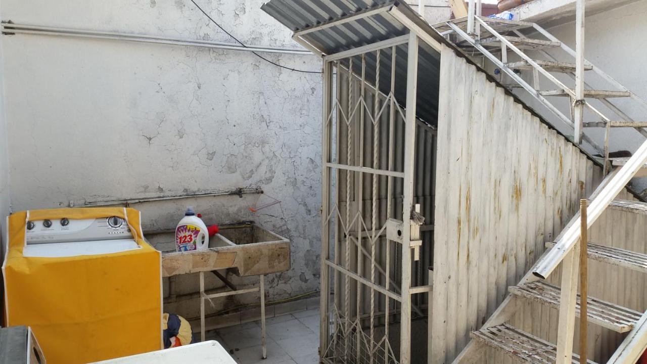 Cuarto Básico México DF