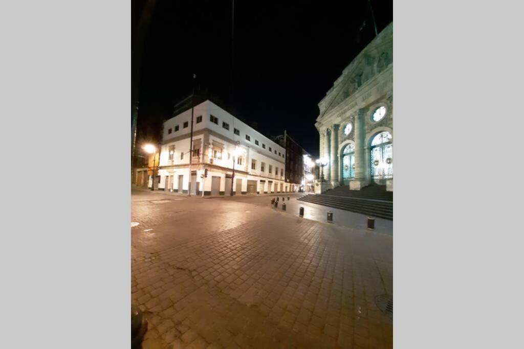 Suites Donceles 32, Depto 121 - Centro Histórico Cdmx México DF