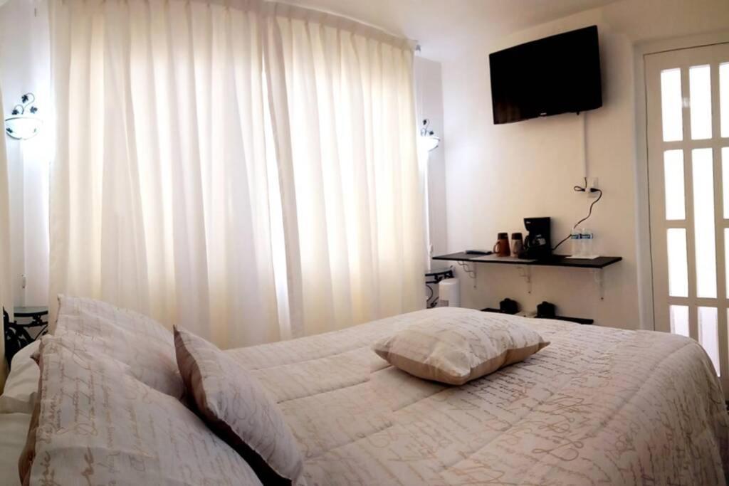 Jorge Negrete. Habitación Con Baño Privado En Ciudad De México *