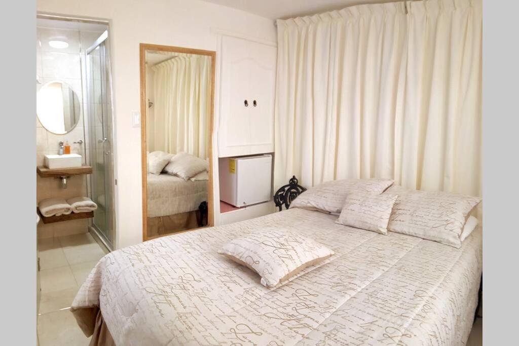 Jorge Negrete. Habitación Con Baño Privado En Ciudad De México *