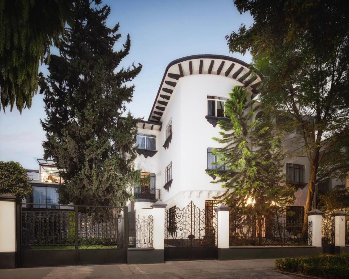 Hotel Pug Seal Polanco Allan Poe Mexico City