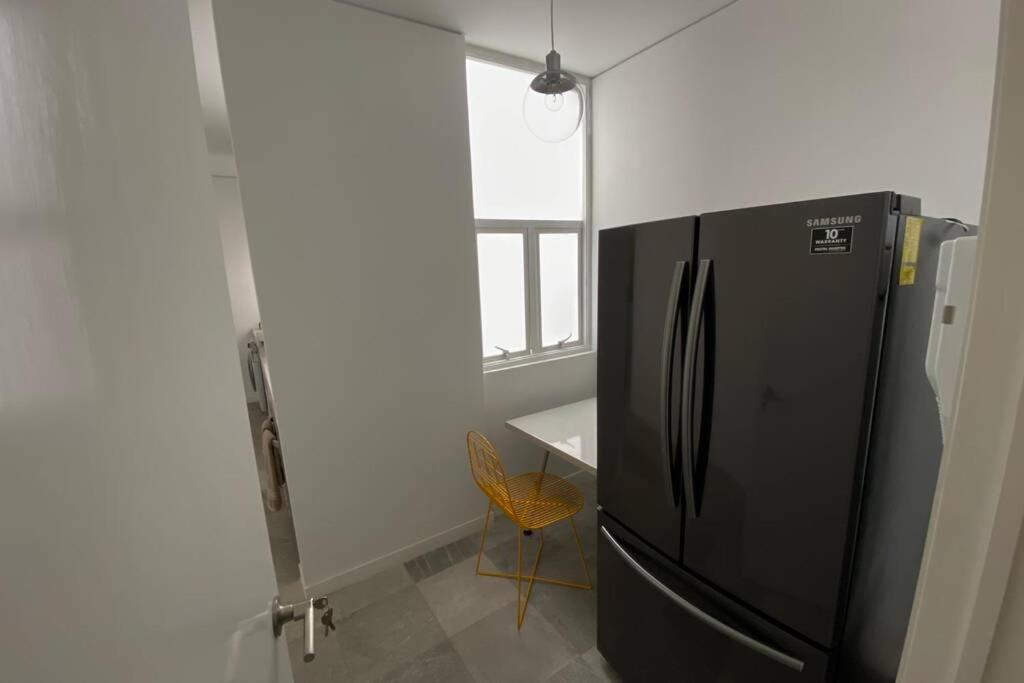 Best Location 3 Bedroom Apt In Condesa *