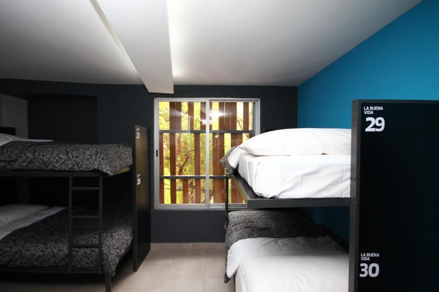 Hostal La Buena Vida *