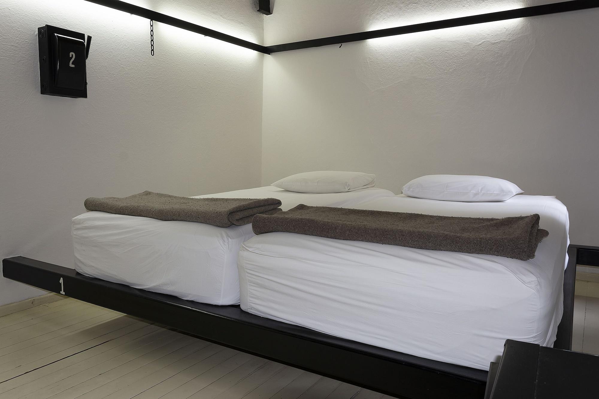 Downtown Beds Hostel *