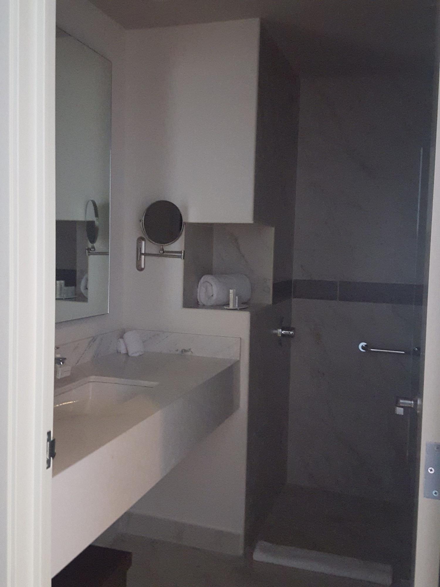 Hotel Courtyard By Marriott Mexico Toreo 4*