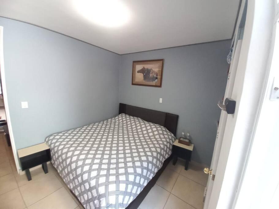 Apartamento Bonito depto con patio y oficina a 7 minutos caminando AICM