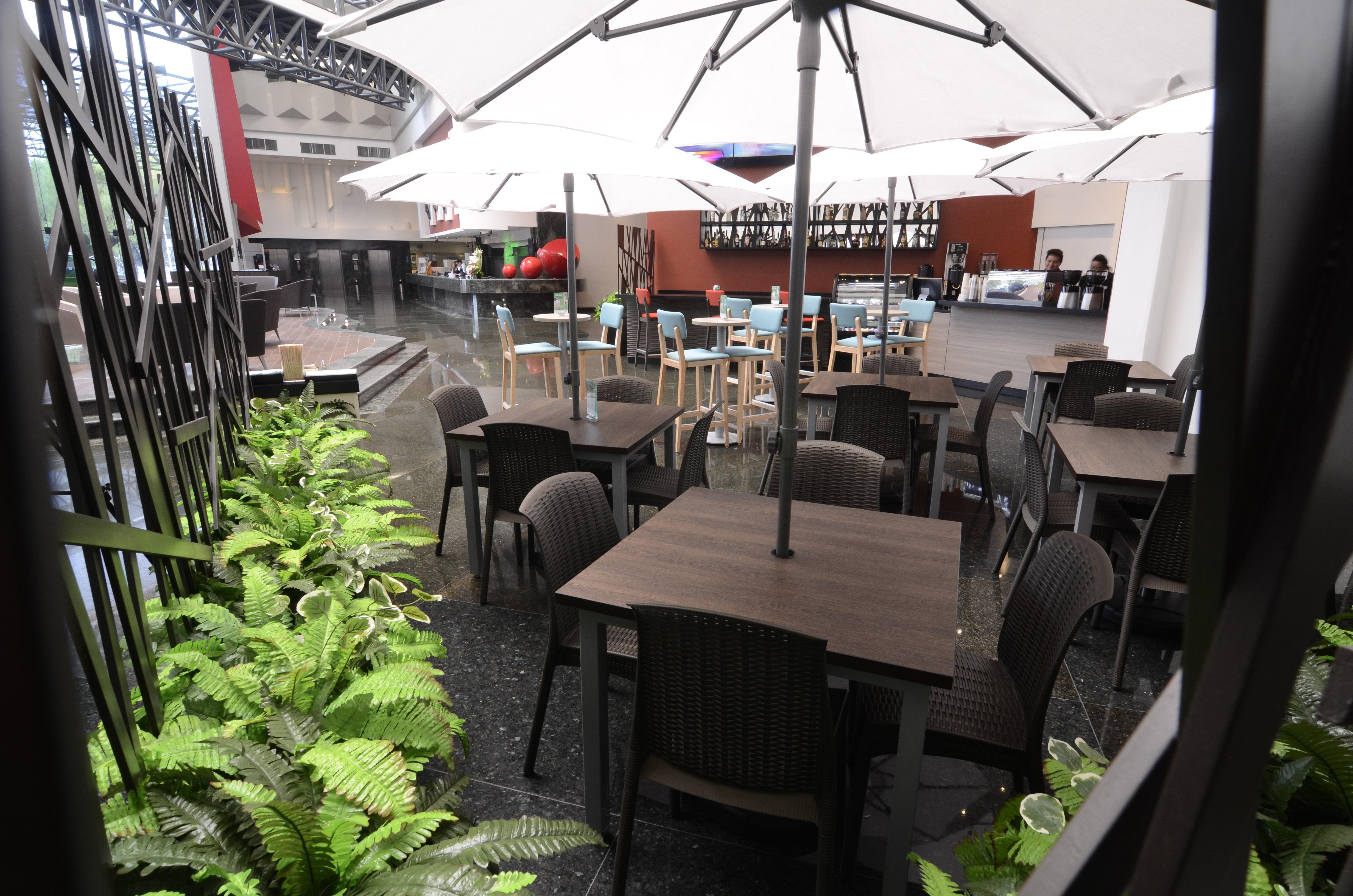 Hotel Holiday Dali Airport By Ihg 3*