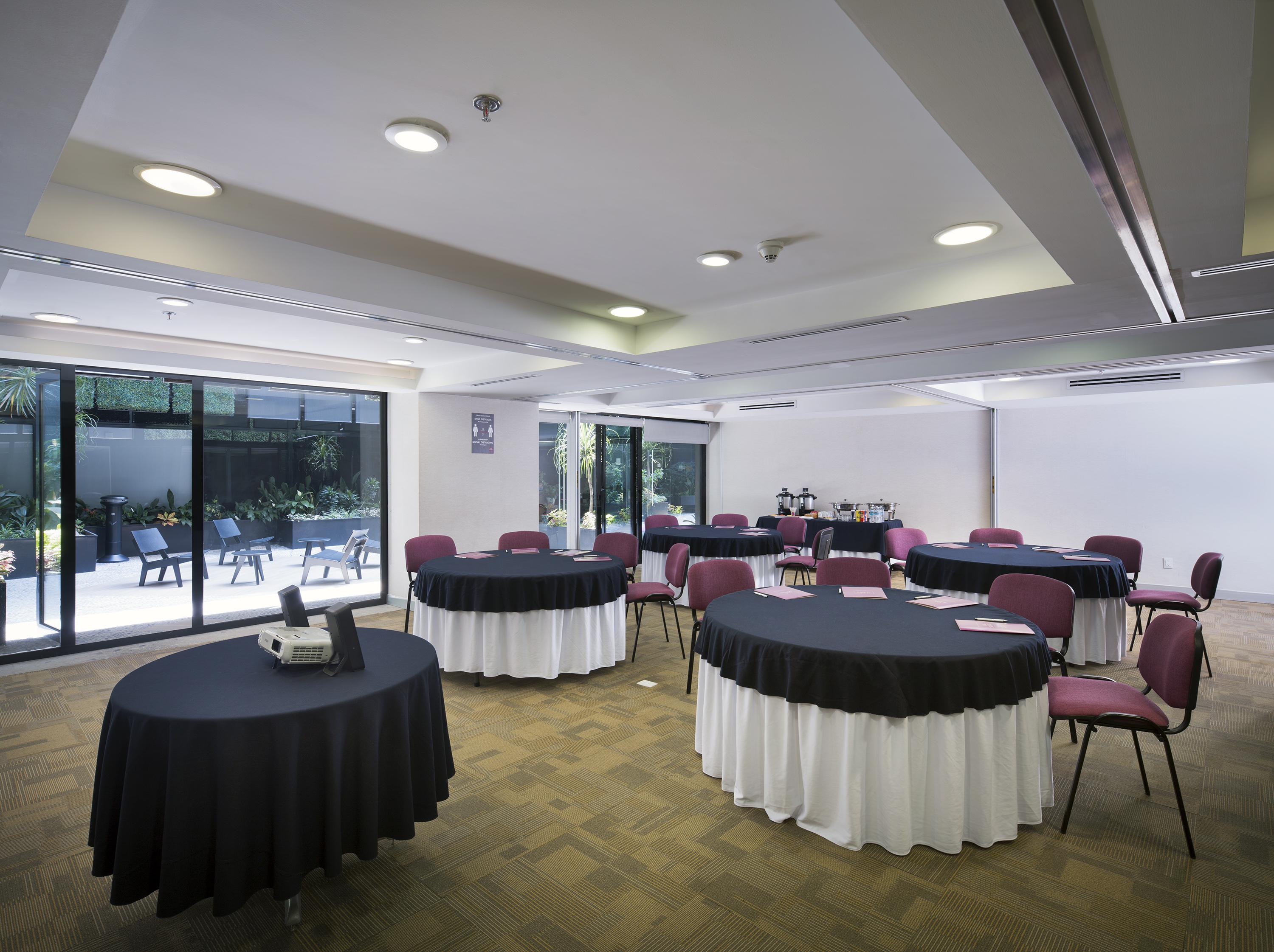 Campos Eliseos Hotel 5*