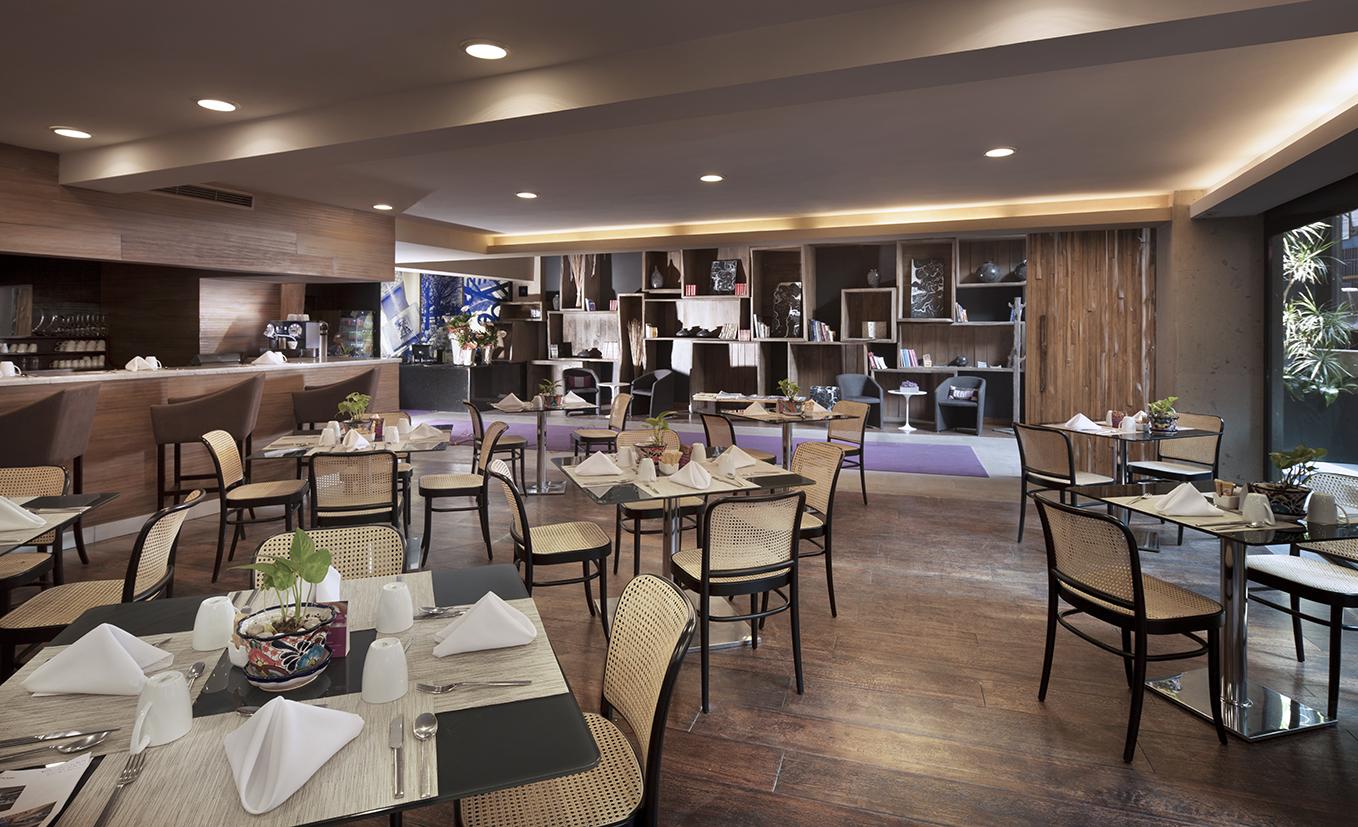 Hotel Campos Eliseos 5*