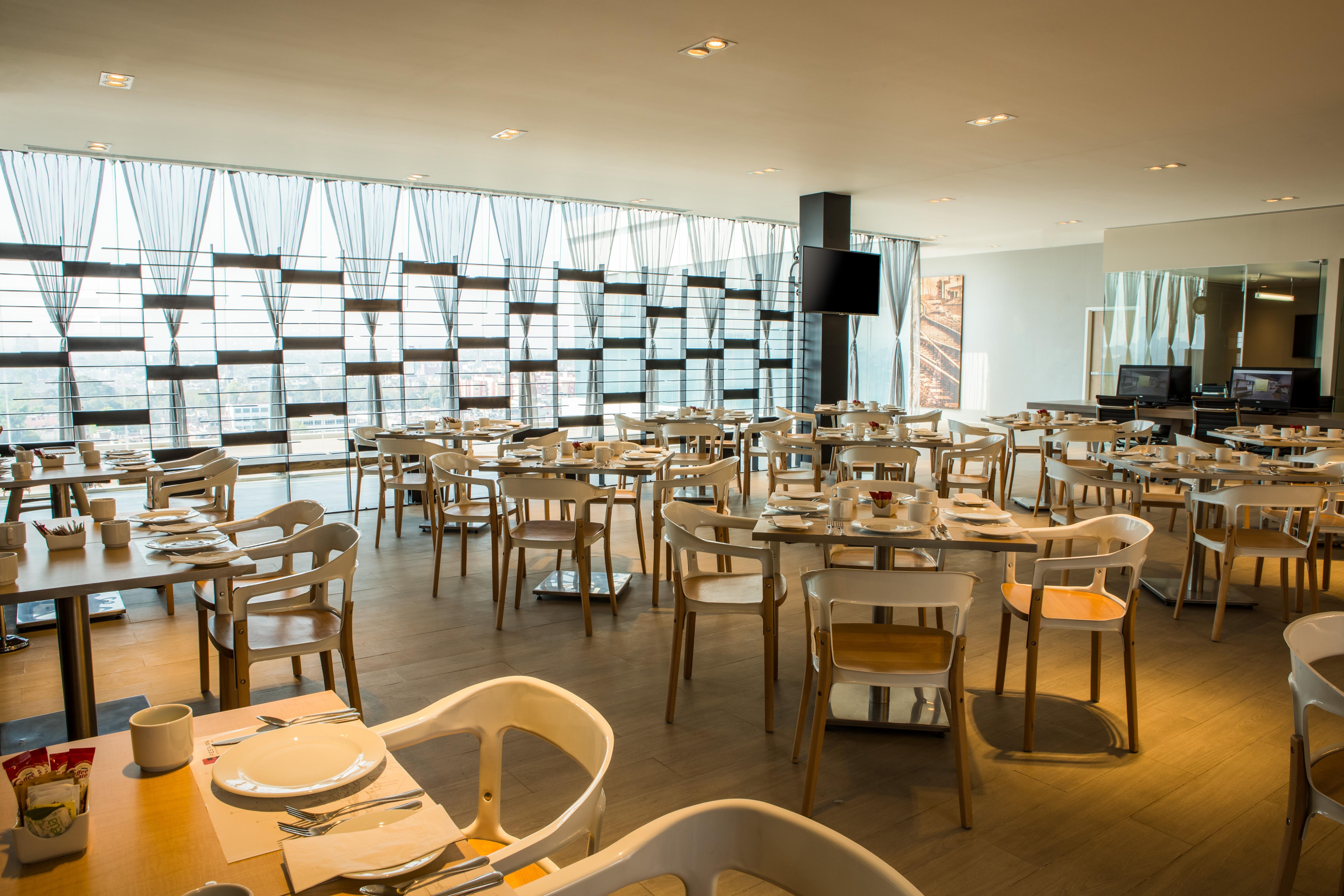 Hotel Fiesta Ciudad De Mexico Forum Buenavista 4*