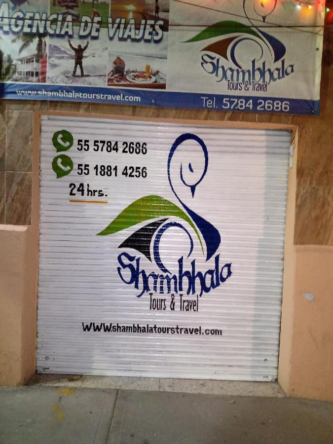 Enfrente T1 Shambhala Tours Habitación en casa particular *