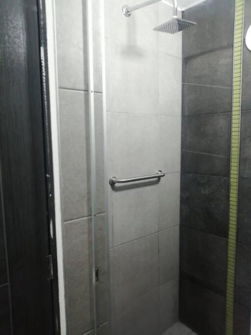 Irving Confortable Con Bano Privado Apartamento *