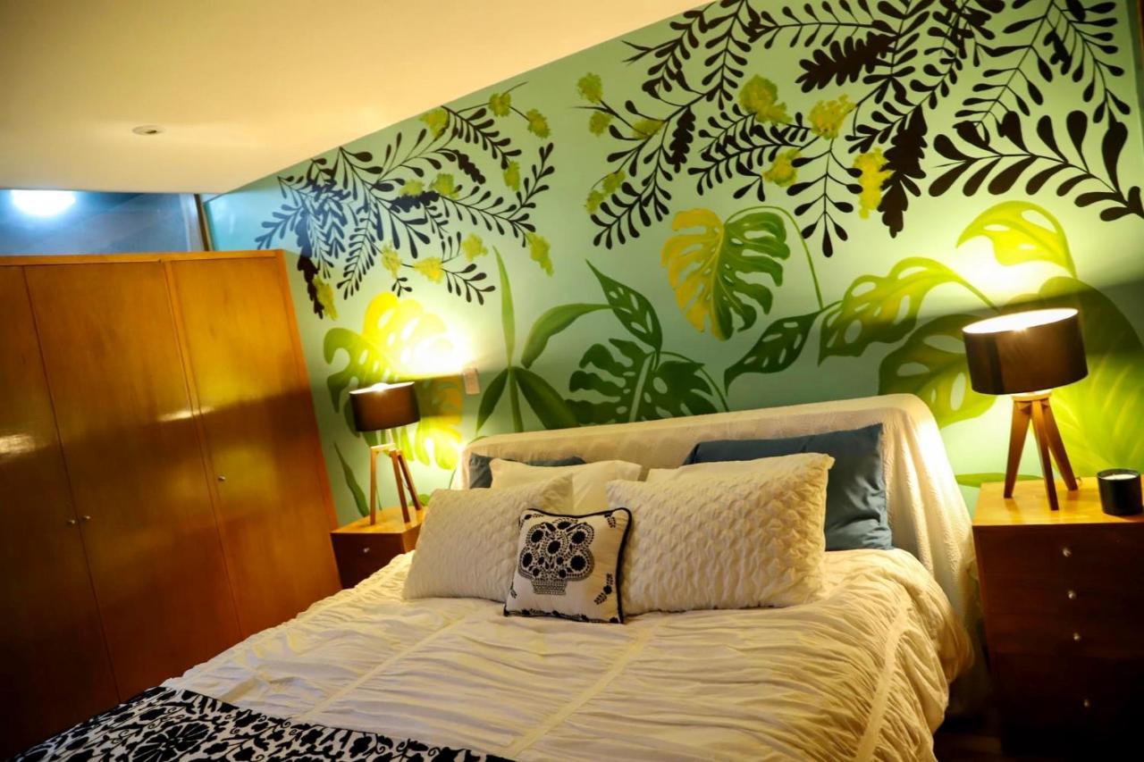 Luxurious Mid Century Modern Folk Art Cidade do México