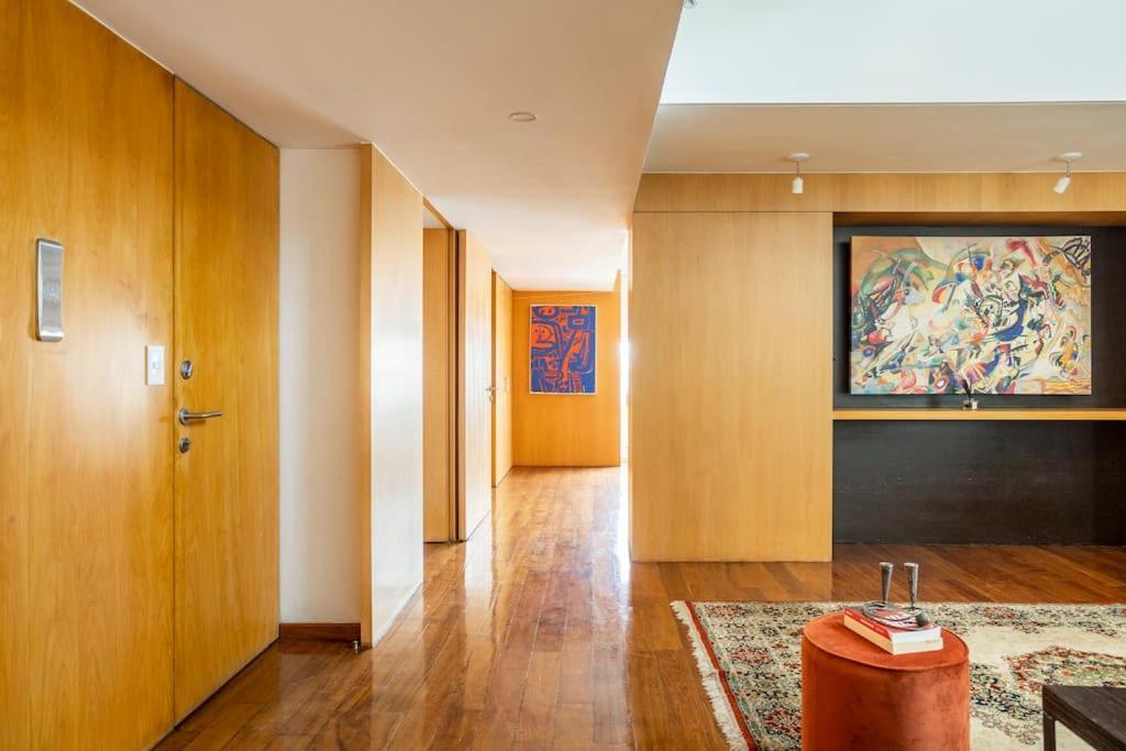 High End Penthouse High Ceilings View *