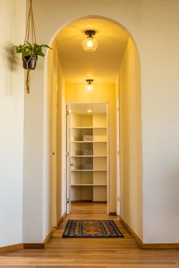Sunny & Spacious Condesa W Views Mexico City
