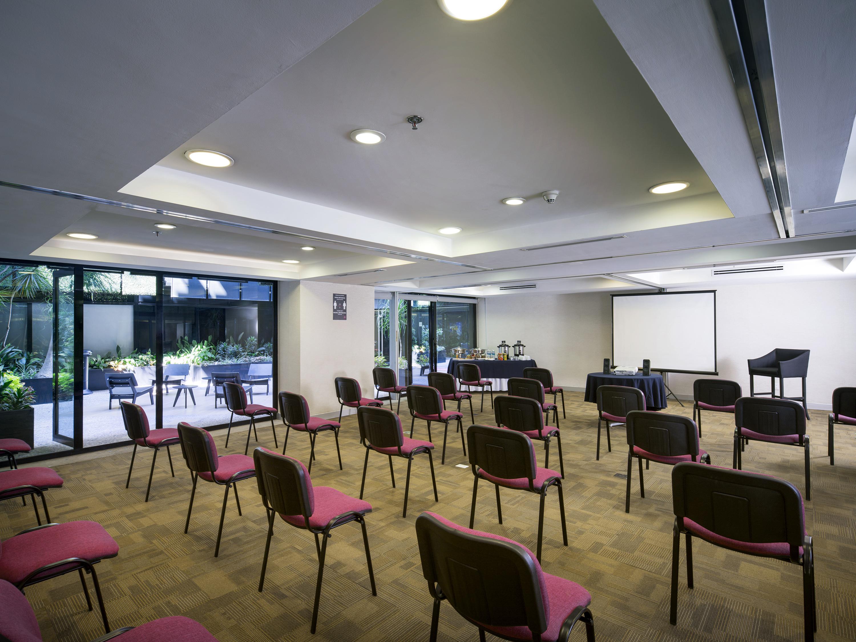 Hotel Campos Eliseos 5*